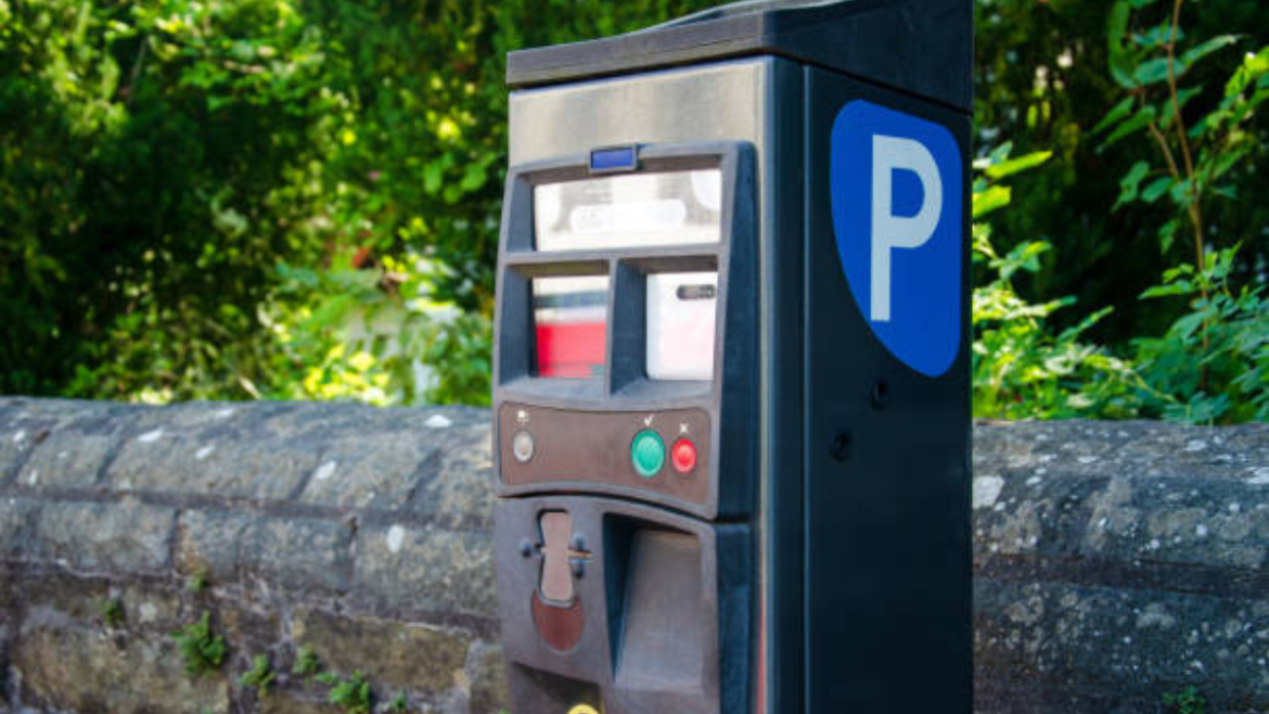 Overcoming Challenges Implementing Outdoor Digital Kiosks for Business Success